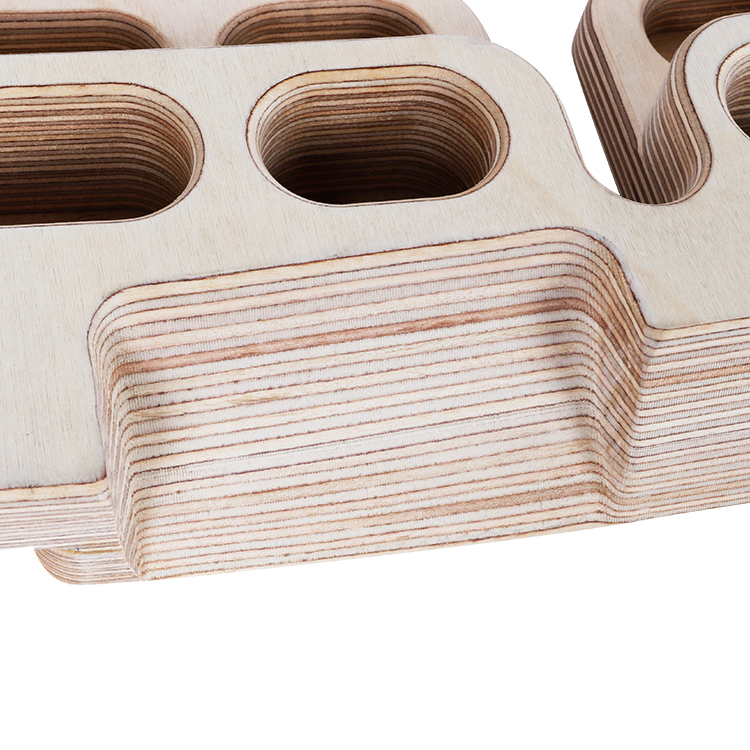 Durável Feito de bétula de grau externo para durabilidade e estabilidade em que você pode confiar.Este treinador de aderência de escalada é o hangboard perfeito para simular o terreno acidentado que você escalaria ao ar livre.