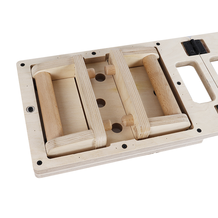 ESPAÇO DE EXERCÍCIO PORTÁTIL Você pode construir parques de treino internos e externos de qualidade suprema para espaços públicos ou privados.ProCircle Foldable Push Up Board apresenta um design dobrável e portátil que você pode transportar convenientemente a placa push-up para qualquer lugar.Você pode simplesmente montar e guardar na mochila.