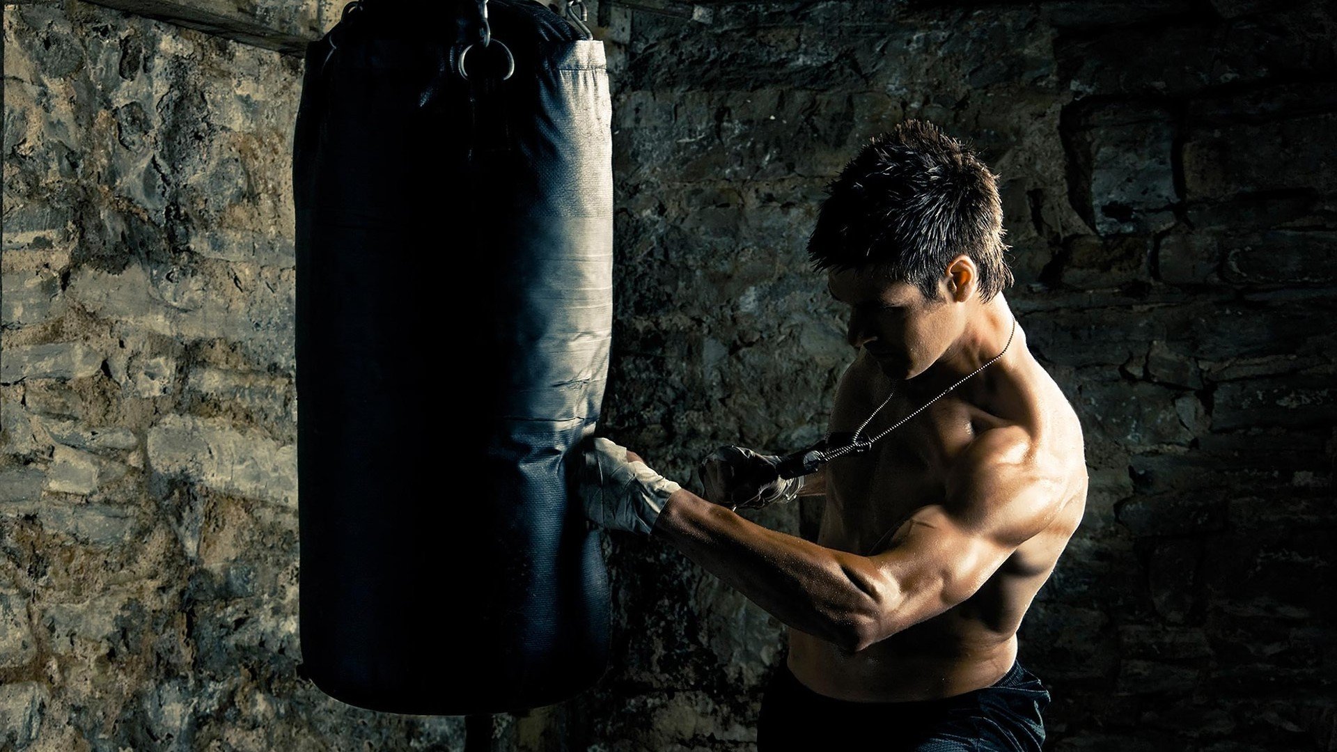 Benefícios físicos do boxe -Melhora da saúde cardiovascular -Aumento da força e resistência - Perda de peso e tonificação muscular - Alívio do estresse e melhora do humor - Aumento da autoconfiança e autoestima -Desenvolvimento da disciplina e do foco